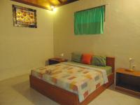 Santai Bungalow - Bed and Breakfast