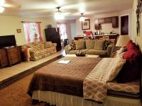 B&B Oakhurst - Charming Downstairs Unit - Bed and Breakfast Oakhurst