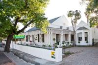 B&B Oudtshoorn - Oakdene Guest House - Bed and Breakfast Oudtshoorn