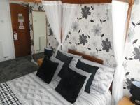 Camera con Letto a Baldacchino