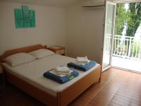 Estudio con balcón y vistas al lago (2 adultos)