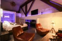 Suite mit Kingsize-Bett mit Whirlpool