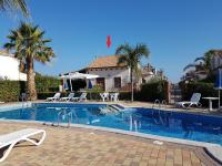 Mansarda con Vista Piscina - B&B Campofelice di Roccella