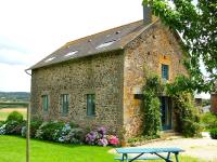 B&B Parcé - Les Basses Besmes - Bed and Breakfast Parcé