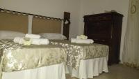 Zimmer mit Kingsize-Bett