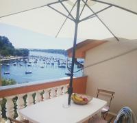 Apartamento con balcón y vistas al mar
