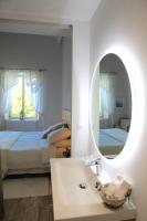 Doppel-/Zweibettzimmer mit Poolblick