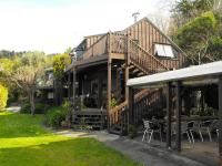 Rangimarie Anaura Bay Beachstay