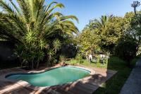 B&B Durbanville - Le Petit Chateau Guest House - Bed and Breakfast Durbanville