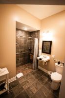 Studio Lit Queen-Size 