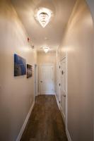 Studio Lit Queen-Size 