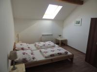 Chambre Triple avec Salle de Bains Privative