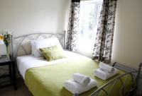 B&B Cirencester - Walkers Court By Treetop Property - Bed and Breakfast Cirencester