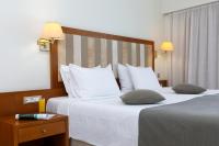 Double Room with Two Single Beds and Pool View - Non-Smoking