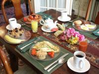 A B&B at Llewellyn Lodge - B&B
