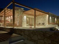 Niova Villa - Seafront, private pool and Ionian Sea Views, by ZanteWize - Chambres d'hôtes Alykes