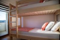 Tweepersoonskamer met 2 Aparte Stapelbedden en Balkon