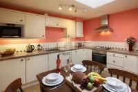 Two-Bedroom Cottage with Two Shower Rooms