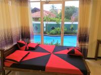 Ground Floor Apartment with Pool View