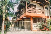 Sobrado na Praia de Bombas - B&B Bombinhas