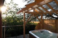 Tree House - Chateau View with Spa