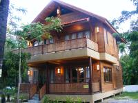 Baan Banyan Villa, wood house short walk to Mae Nam beach - B&B