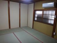 Habitación Triple Básica con baño compartido