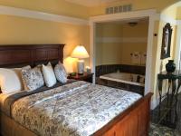 Deluxe Suite with Spa Bath