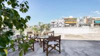 Large 3 bedroom Apt with Terrace - Chambres d’hôtes Athènes