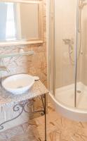 Petite Chambre Simple avec Salle de Bains Privative