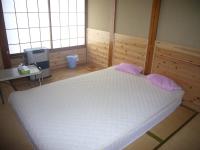 Dreibettzimmer mit Gemeinschaftsbad