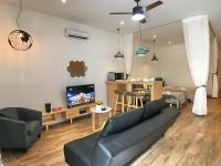 Deluxe Gurney Suites Room (IB5)