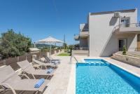 Villa Neaira - B&B Vatólakkos