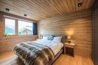 Apartment with Mountain View