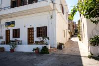 Sea View 3 Bedroom Stone Apartment in the City Center 300m from the Beach - Bed and Breakfast Kíssamos