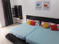 Family Holiday Home Near Legoland & 5mins walk to Aeon 5BR Landed Bukit Indah JB - Chambres d'hôtes Johor Bahru