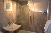 Chambre Familiale avec Salle de Bains Privative