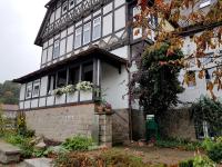 Goethes liebste Betten - stilvolle Ferienwohnungen im historischen Fachwerkhaus in Wernigerode - Parkplatz, Smart-TV, W-Lan - B&B Wernigerode