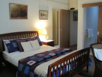 Queen Room Warratah