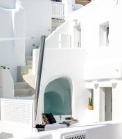 Superior Villa with Caldera View and heated plunge pool