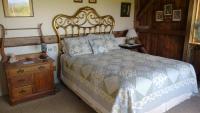 Habitación con cama grande