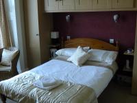 Tweepersoonskamer met een Eigen Externe Badkamer