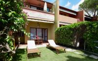 Pinus Village Sea Front Apartment - Bed and Breakfast