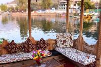 White House Group Of Houseboats - B&B Srinagar