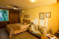 Deluxe Suite with Spa Bath