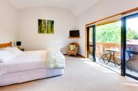 Apartment 11 Havelock North Village with Parking & Courtyard - B&B Havelock North