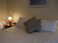 Chambre Lit Queen-Size avec Salle de Bains Privative