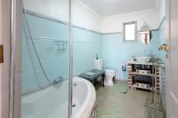 Two-Bedroom Apartment (6 Adults)