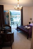 Apartamento con terraza y vistas al mar
