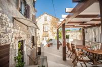 Tinel Longo, holiday home for up to 8, city center, BBQ, terrace - B&B